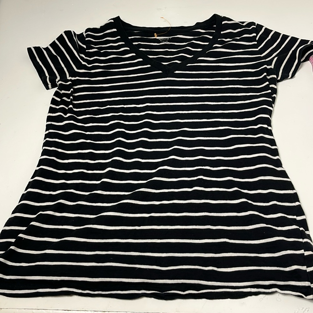 Mossimo Supply Co Large Black White Short Sleeve V Neck T Shirt